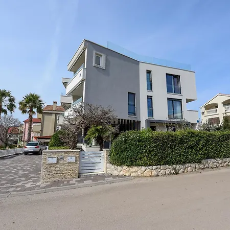 Apartamento Luxurious Urban Retreat With Whirlpool And Private Parking Zadar