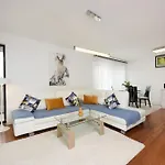 公寓 Luxurious Urban Retreat With Whirlpool And Private Parking *