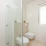 Luxurious Urban Retreat With Whirlpool And Private Parking