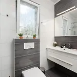 Luxurious Urban Retreat With Whirlpool And Private Parking 扎达尔