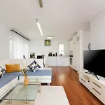 Luxurious Urban Retreat With Whirlpool And Private Parking 公寓 扎达尔
