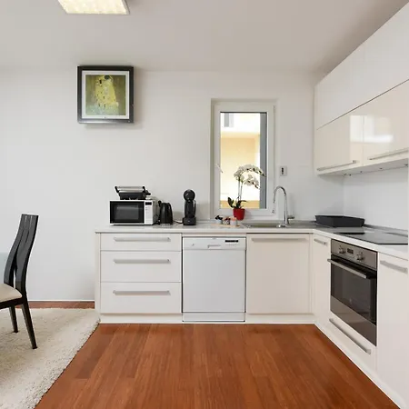 Apartment Luxurious Urban Retreat With Whirlpool And Private Parking Zadar