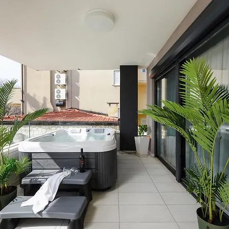 شقة Luxurious Urban Retreat With Whirlpool And Private Parking زادار